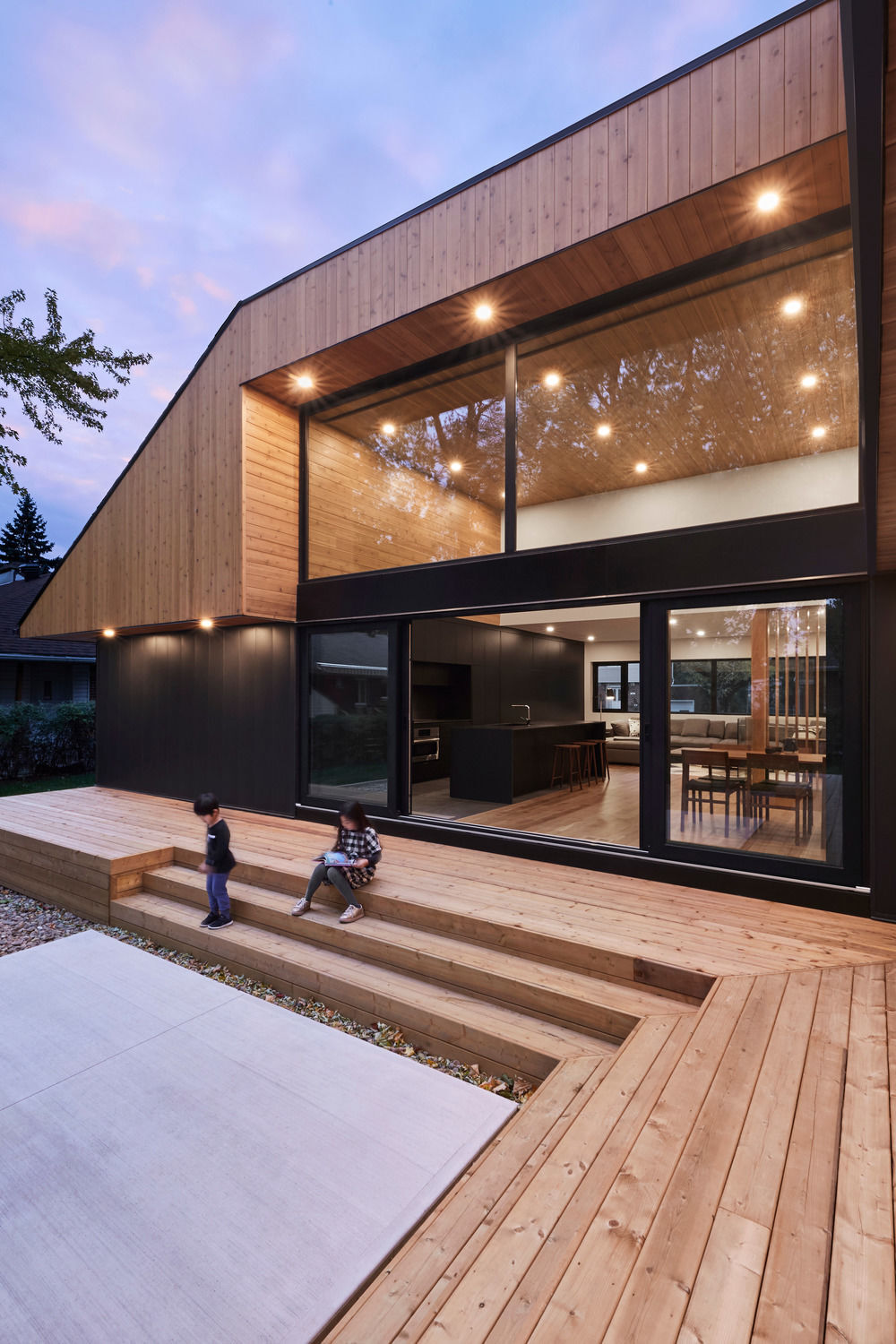 Pearl House in Saint-Laurent can be viewed as a precious work of art